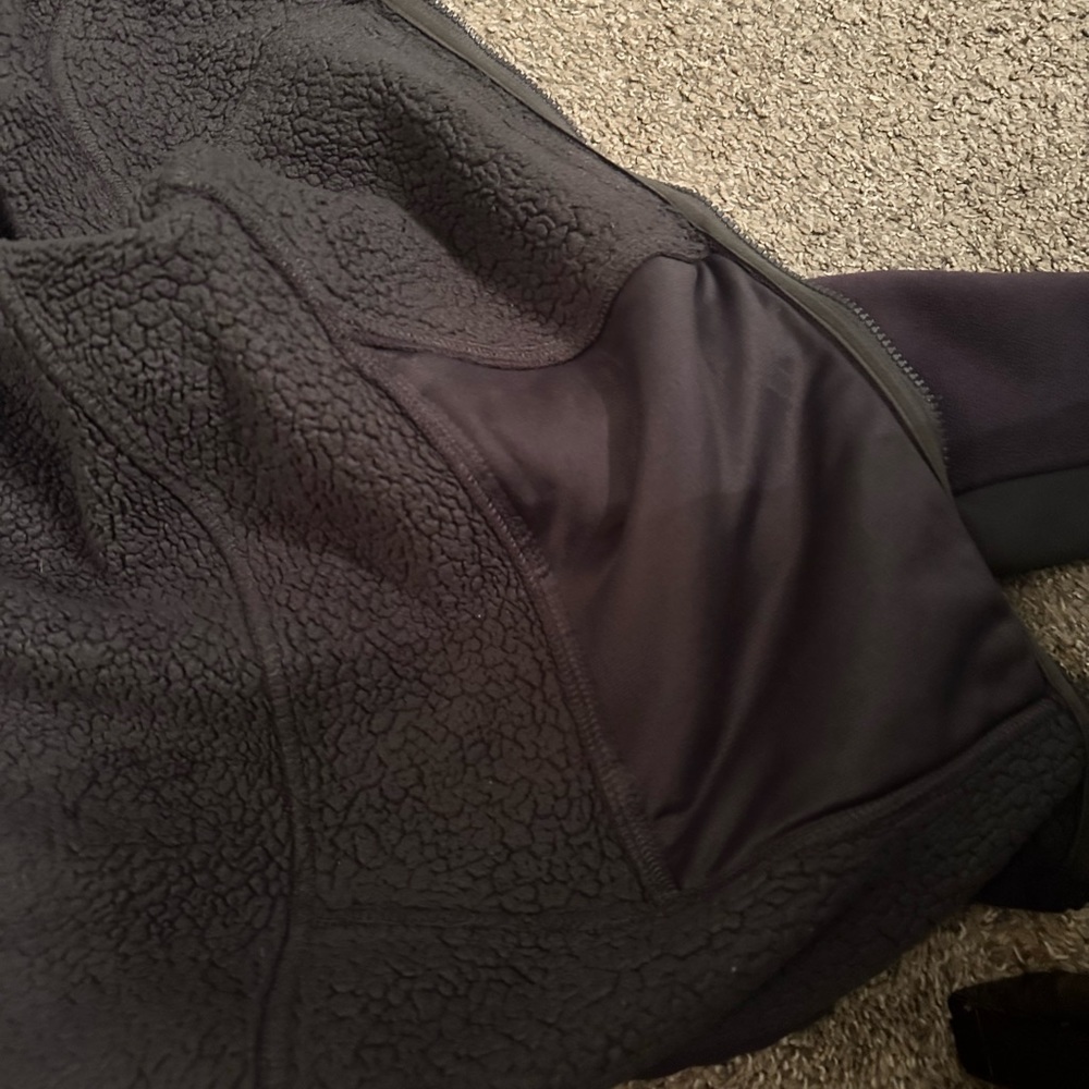 North face XL boys jacket - Picture 4 of 6